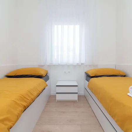 Apartment Modern Luxury Karla With Pool, Near The - By Tourist Agency Leut