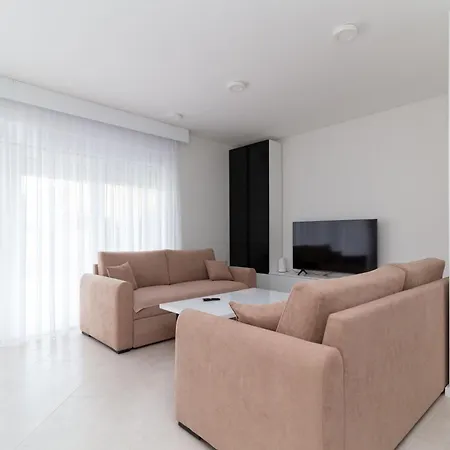 Modern Luxury Karla With Pool, Near The - By Tourist Agency Leut Appartement