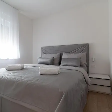 Apartment Modern Luxury Karla With Pool, Near The - By Tourist Agency Leut