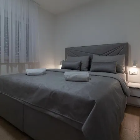 Modern Luxury Karla With Pool, Near The - By Tourist Agency Leut Apartment *
