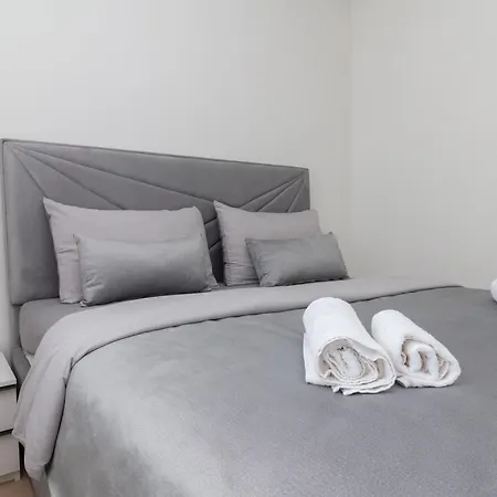 Modern Luxury Karla With Pool, Near The - By Tourist Agency Leut Apartament *