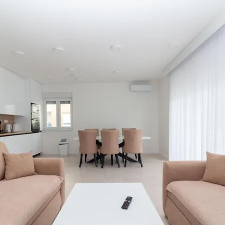 Apartment Modern Luxury Karla With Pool, Near The - By Tourist Agency Leut Privlaka (Zadar)