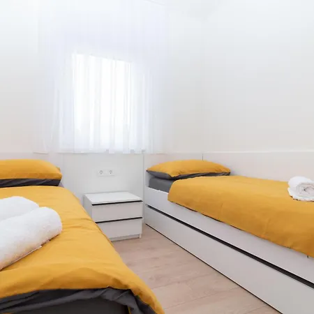 Modern Luxury Karla With Pool, Near The - By Tourist Agency Leut Apartment *
